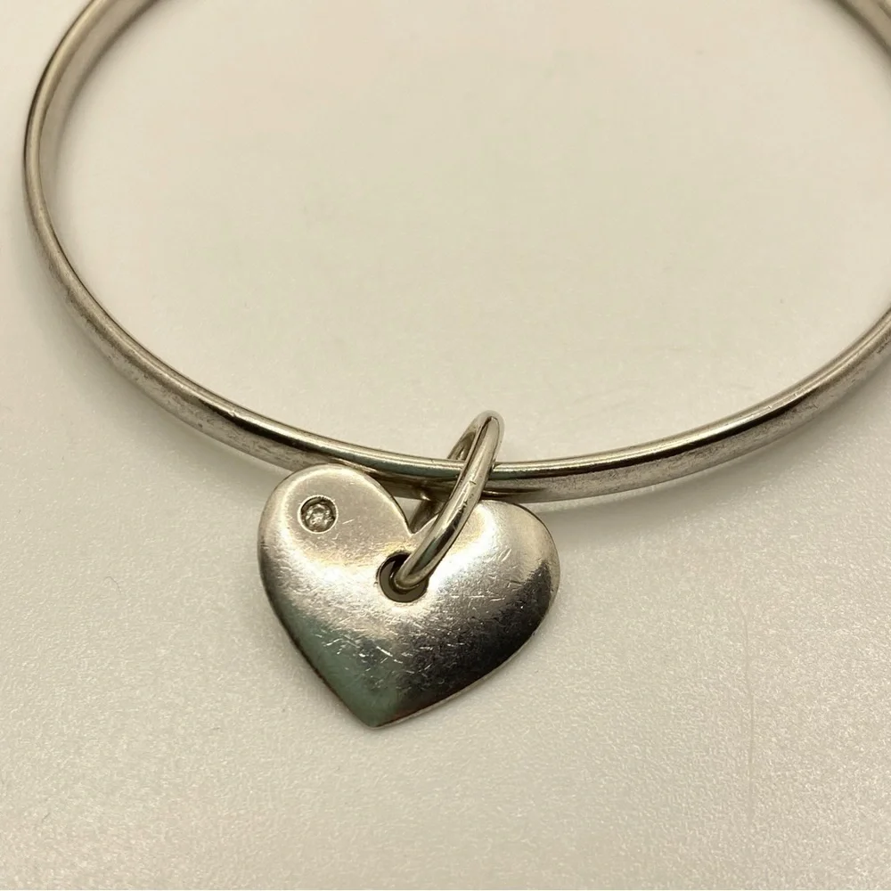 HOT Diamonds Silver Sterling And Diamonds Heart Charm Bangle Bracelet With Box